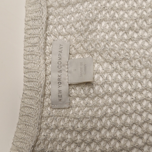 New York & Company Fishnet Top Size S - Picture 2 of 6